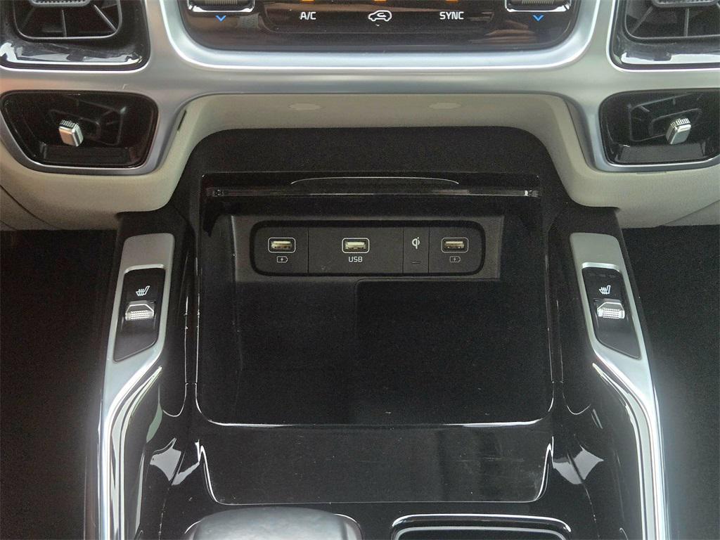 used 2022 Kia Sorento car, priced at $30,746