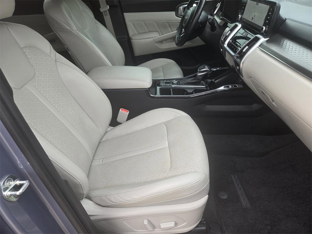 used 2022 Kia Sorento car, priced at $30,746
