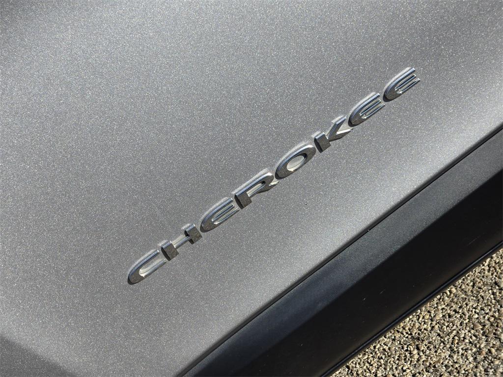 used 2019 Jeep Cherokee car, priced at $15,545