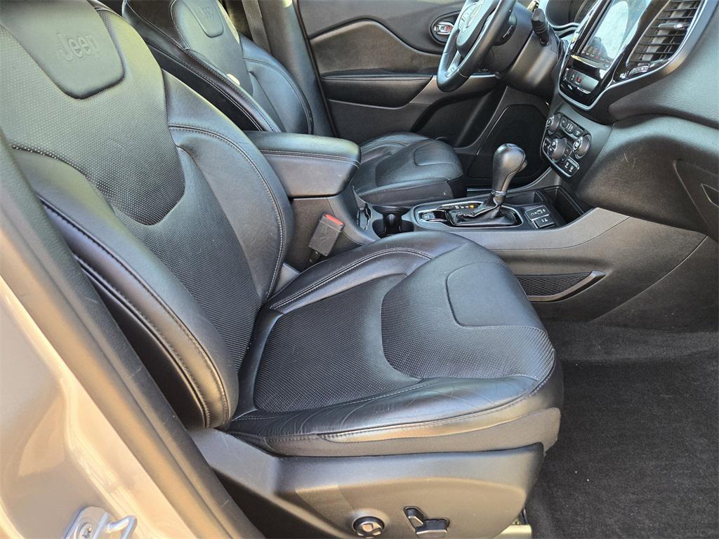 used 2019 Jeep Cherokee car, priced at $15,545