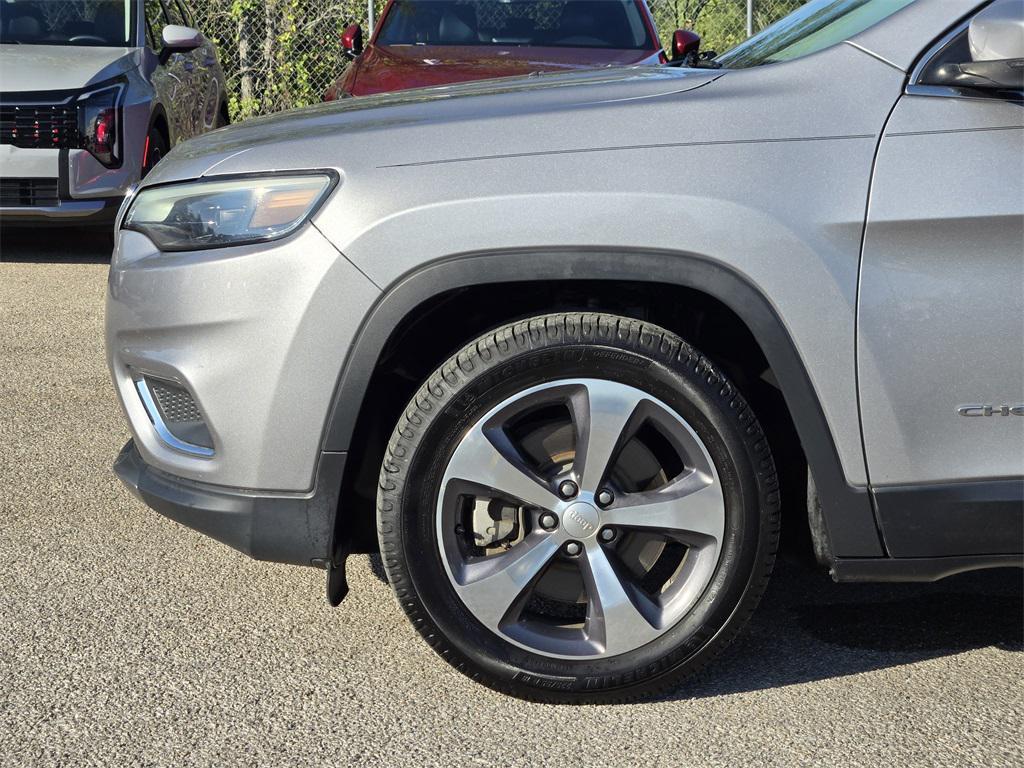 used 2019 Jeep Cherokee car, priced at $15,545