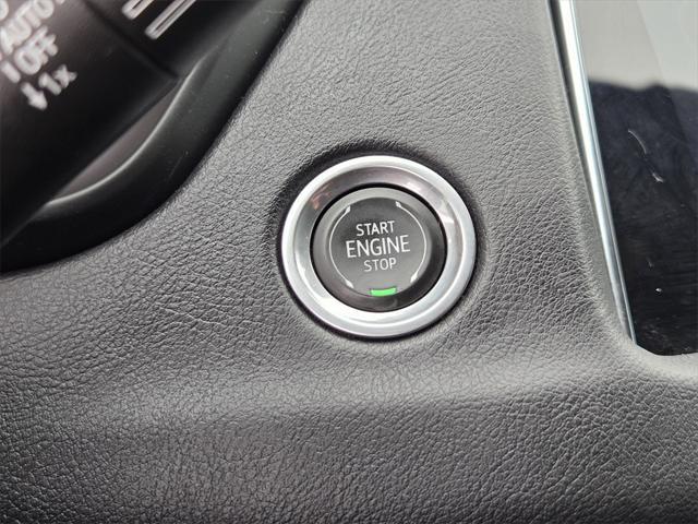 used 2021 Cadillac XT4 car, priced at $25,555