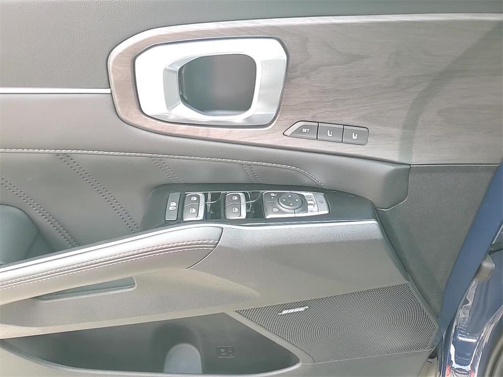 used 2024 Kia Sorento car, priced at $35,588