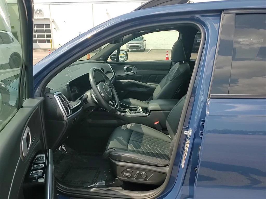 used 2024 Kia Sorento car, priced at $35,588