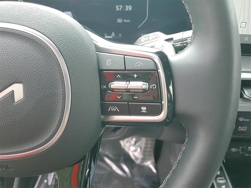 used 2024 Kia Sorento car, priced at $35,588