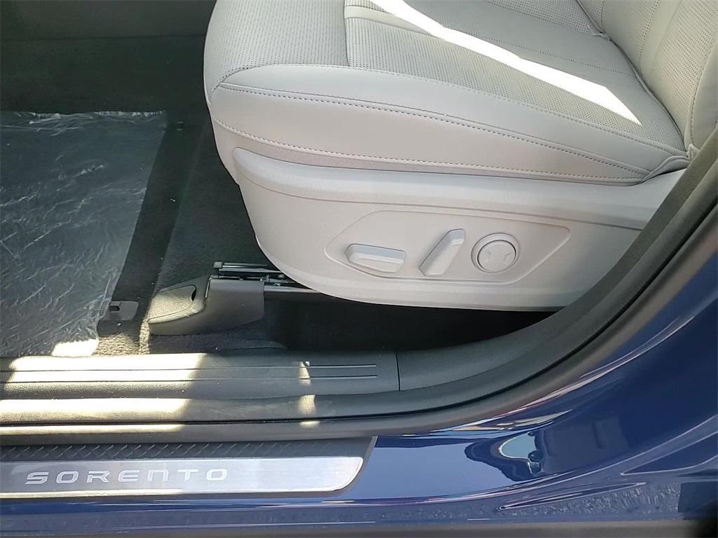 new 2025 Kia Sorento car, priced at $42,830