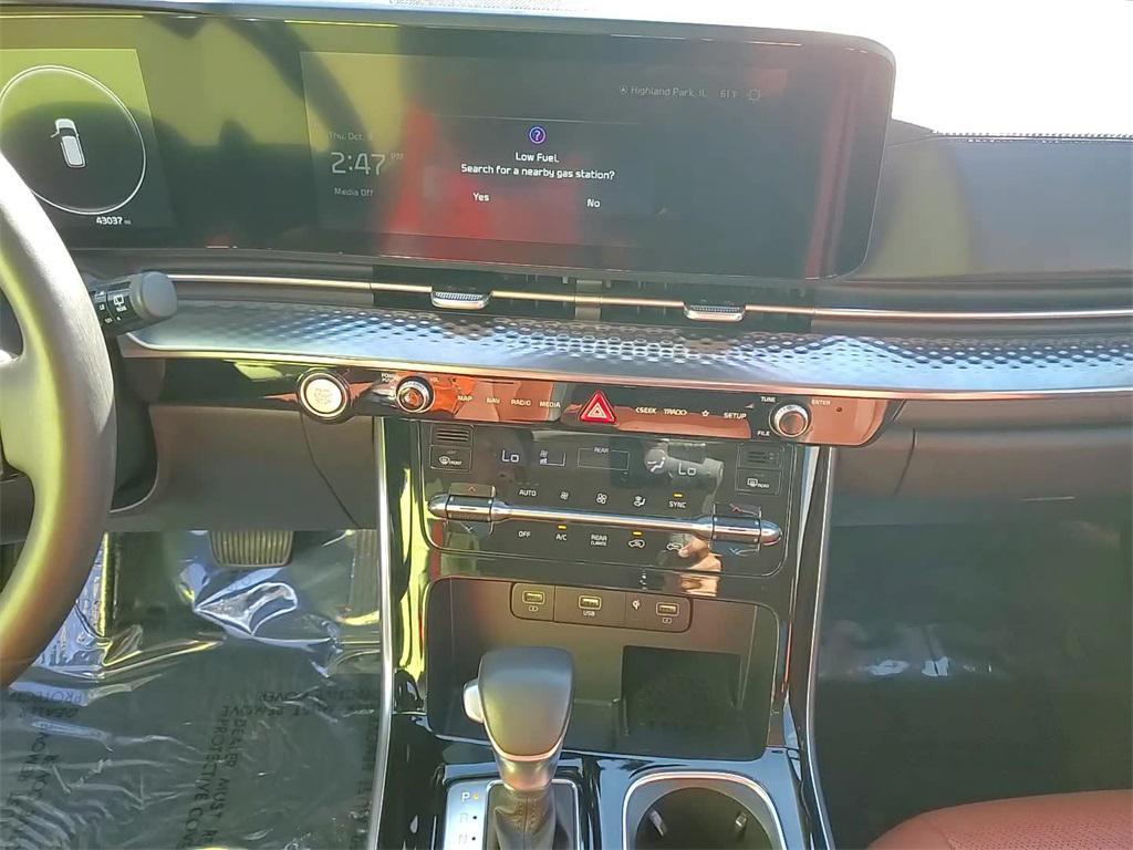 used 2023 Kia Carnival car, priced at $36,988