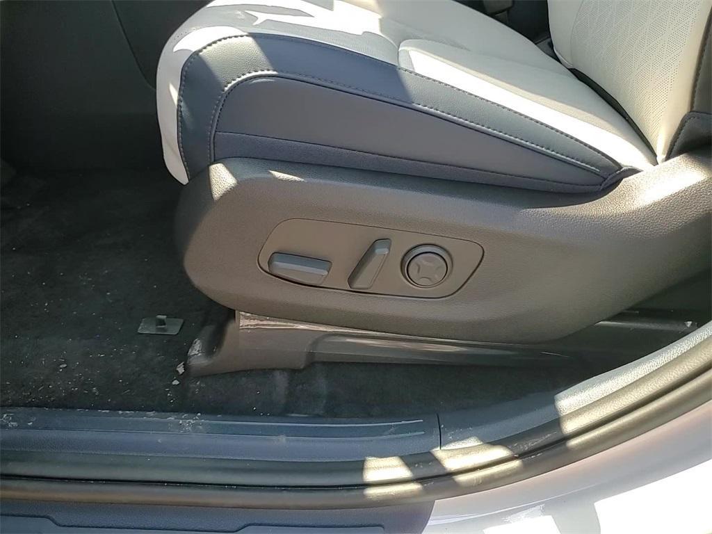 new 2025 Kia Carnival car, priced at $41,064