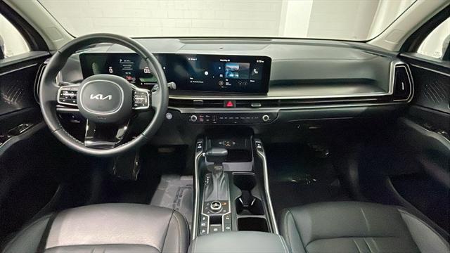 used 2024 Kia Sorento car, priced at $32,895