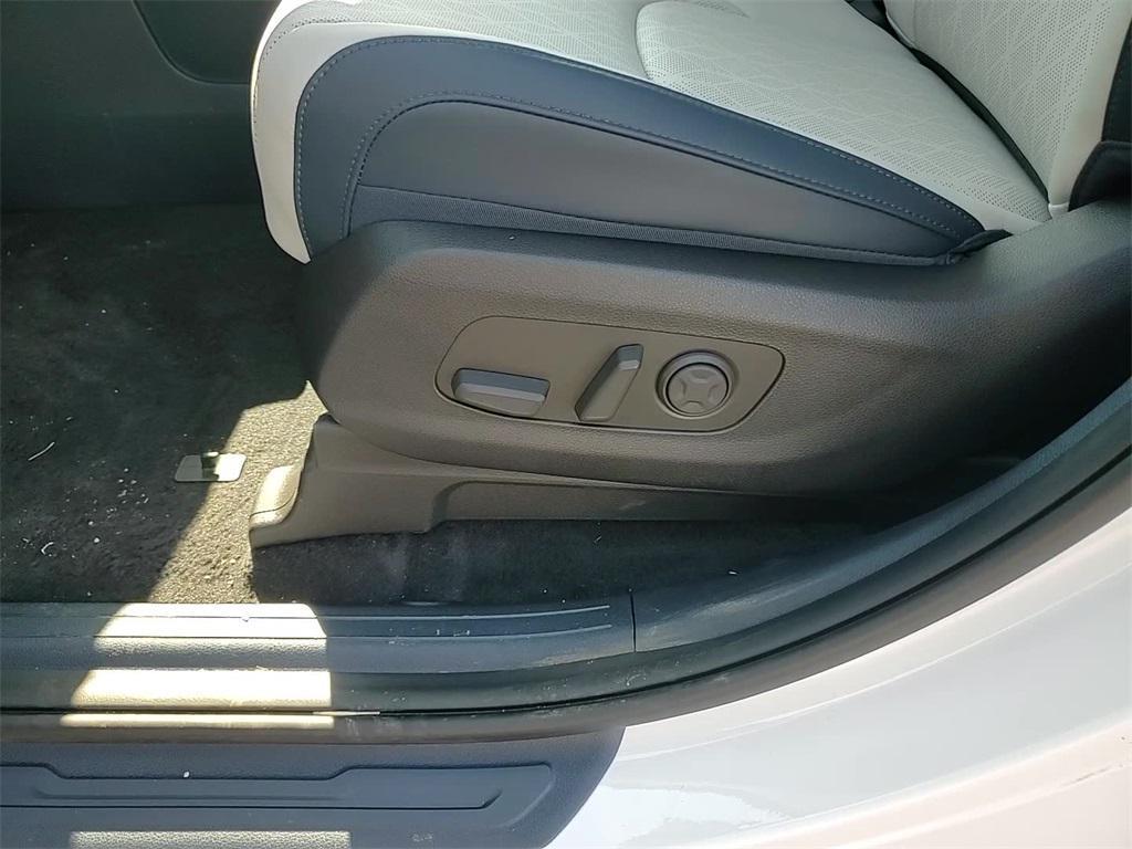 new 2025 Kia Carnival car, priced at $41,325