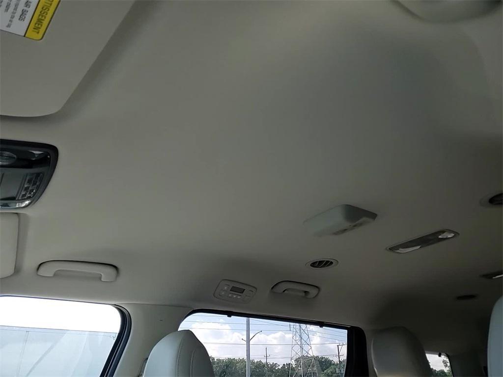new 2025 Kia Carnival car, priced at $41,325