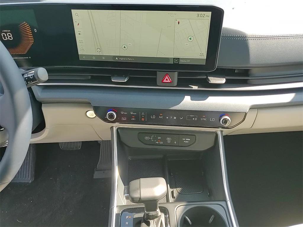 new 2025 Kia Carnival car, priced at $41,325