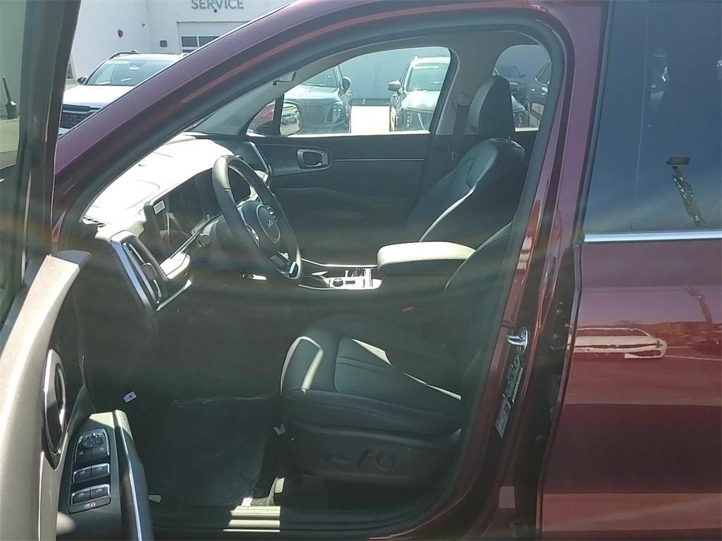 new 2025 Kia Sorento car, priced at $36,560