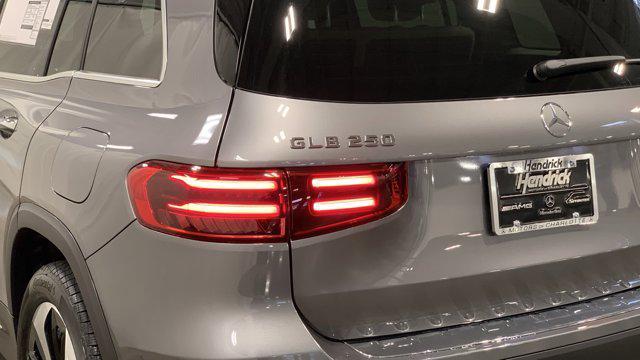 new 2025 Mercedes-Benz GLB 250 car, priced at $53,055