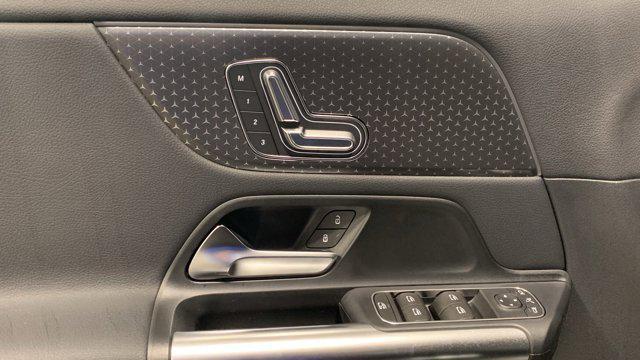 new 2025 Mercedes-Benz GLA 250 car, priced at $44,345