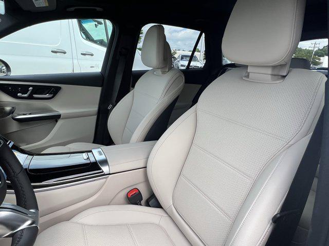 new 2025 Mercedes-Benz GLC 300 car, priced at $56,805