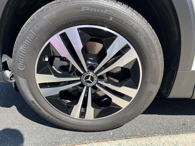 used 2025 Mercedes-Benz GLB 250 car, priced at $43,990