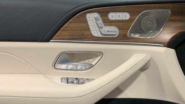 new 2025 Mercedes-Benz GLS 580 car, priced at $117,645