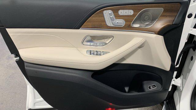 new 2025 Mercedes-Benz GLS 580 car, priced at $117,645