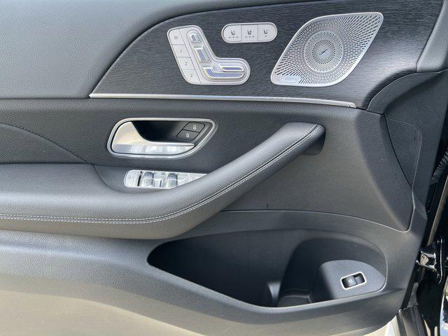 new 2025 Mercedes-Benz GLS 580 car, priced at $117,295