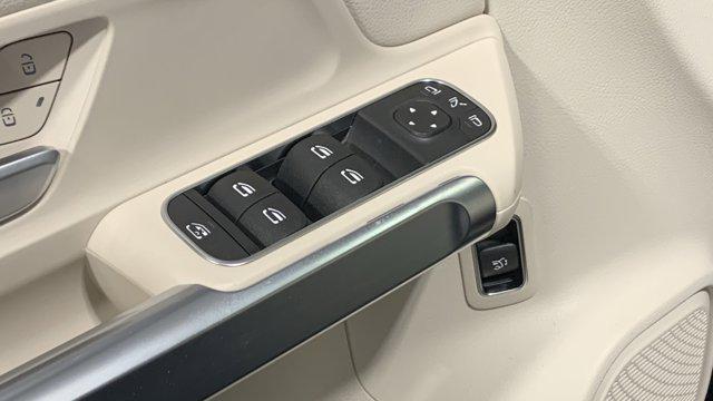 new 2025 Mercedes-Benz GLB 250 car, priced at $49,580