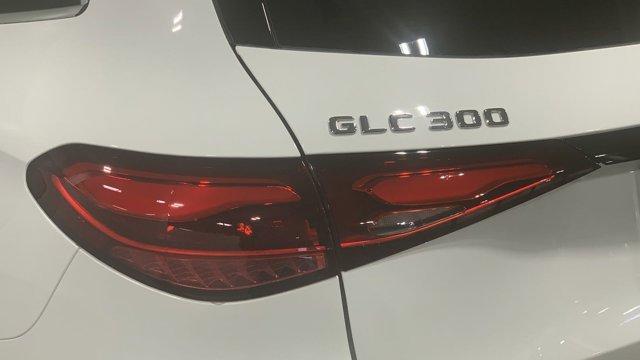 new 2024 Mercedes-Benz GLC 300 car, priced at $54,705