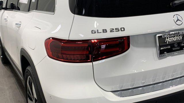 new 2024 Mercedes-Benz GLB 250 car, priced at $46,595