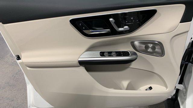 new 2025 Mercedes-Benz GLC 300 car, priced at $56,555