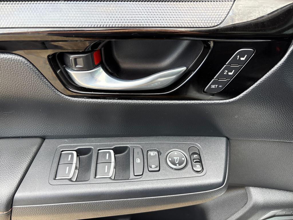 used 2023 Honda CR-V Hybrid car, priced at $31,700