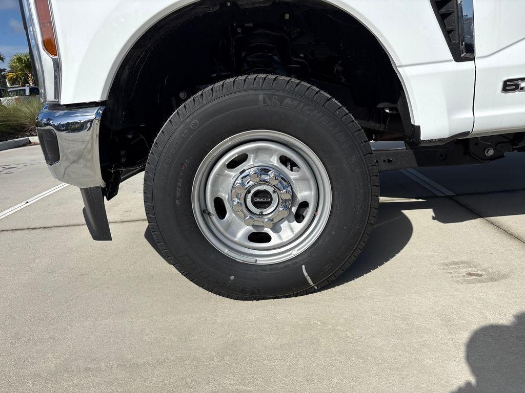 new 2025 Ford F-250 car, priced at $62,252