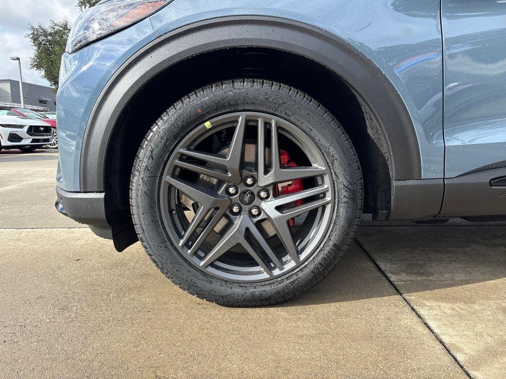 new 2025 Ford Explorer car, priced at $53,972