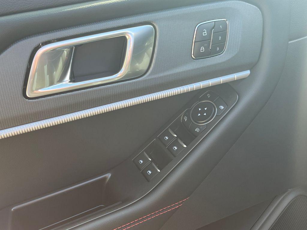 new 2025 Ford Explorer car, priced at $51,507