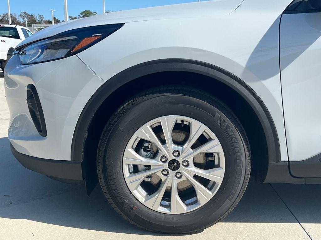 new 2026 Ford Escape car, priced at $29,901