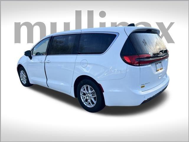 used 2023 Chrysler Pacifica car, priced at $27,800