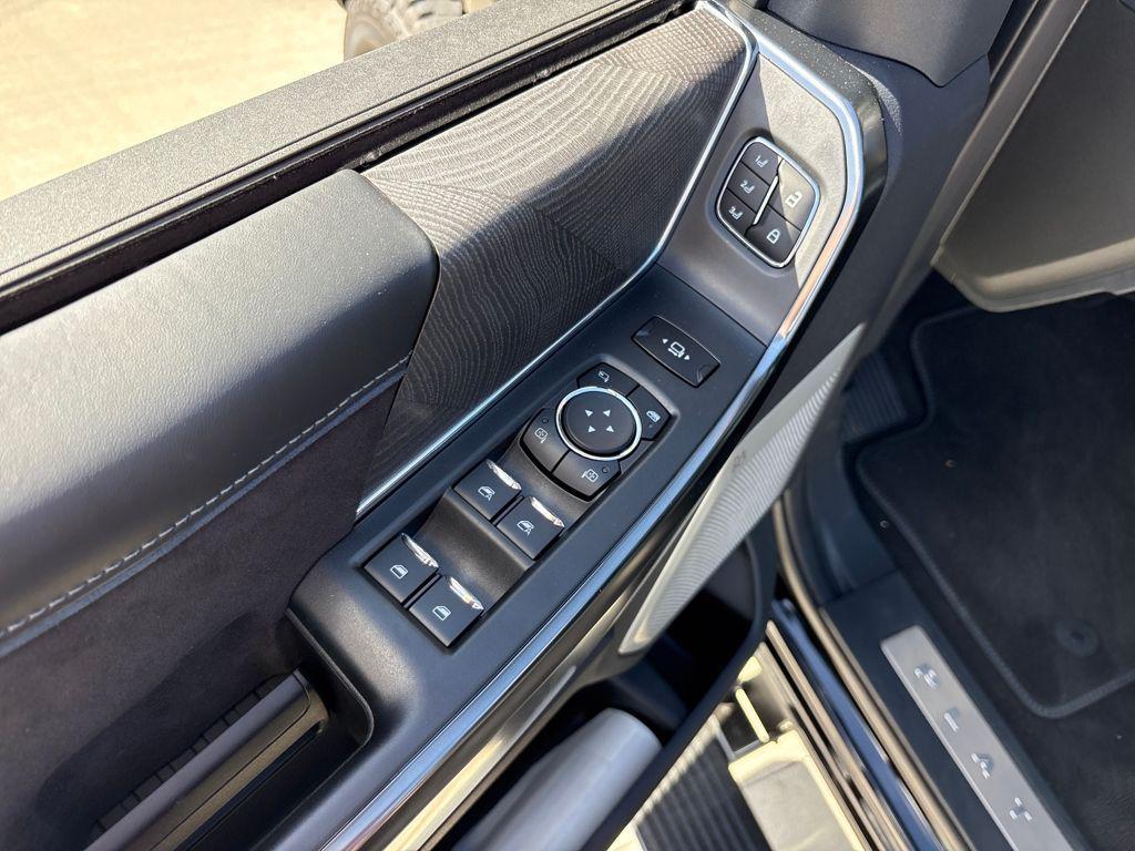 new 2025 Ford F-250 car, priced at $91,143
