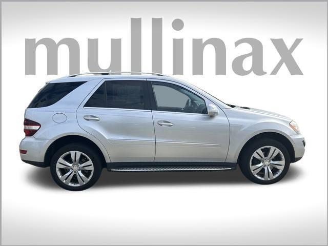 used 2009 Mercedes-Benz M-Class car, priced at $5,800