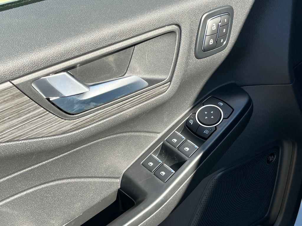 new 2025 Ford Escape PHEV car, priced at $34,032