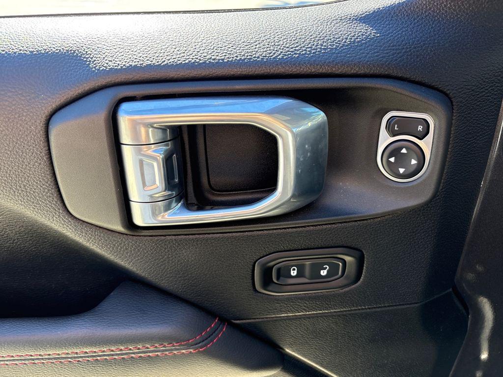 used 2021 Jeep Wrangler Unlimited car, priced at $39,200