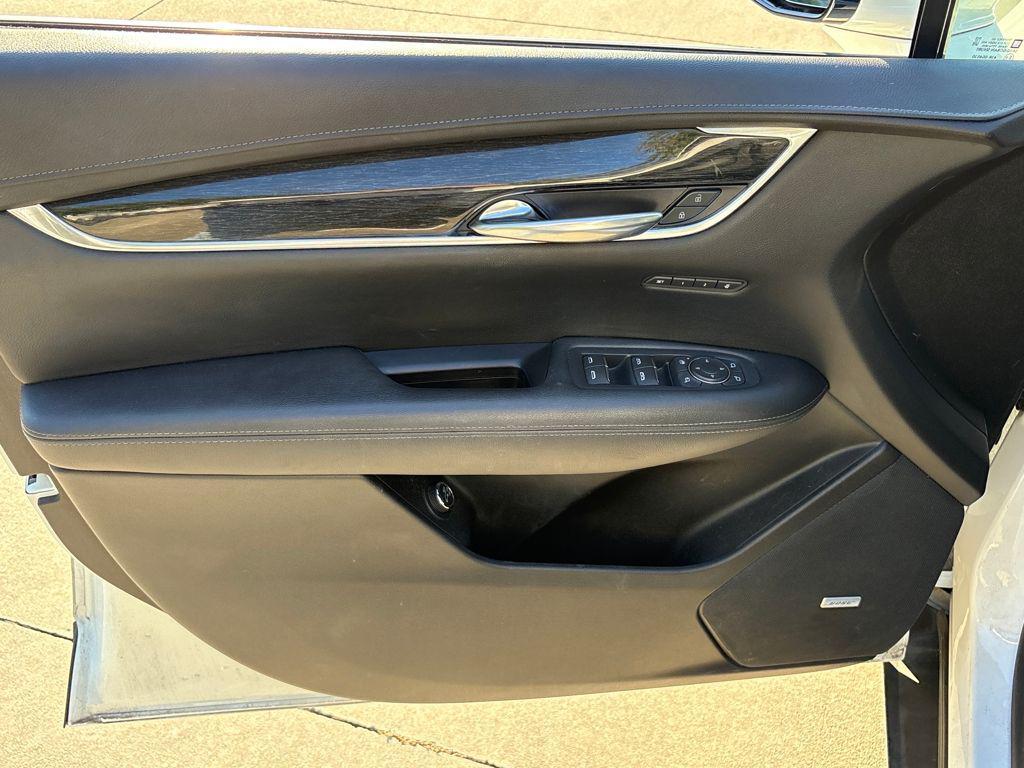 used 2021 Cadillac XT5 car, priced at $19,001