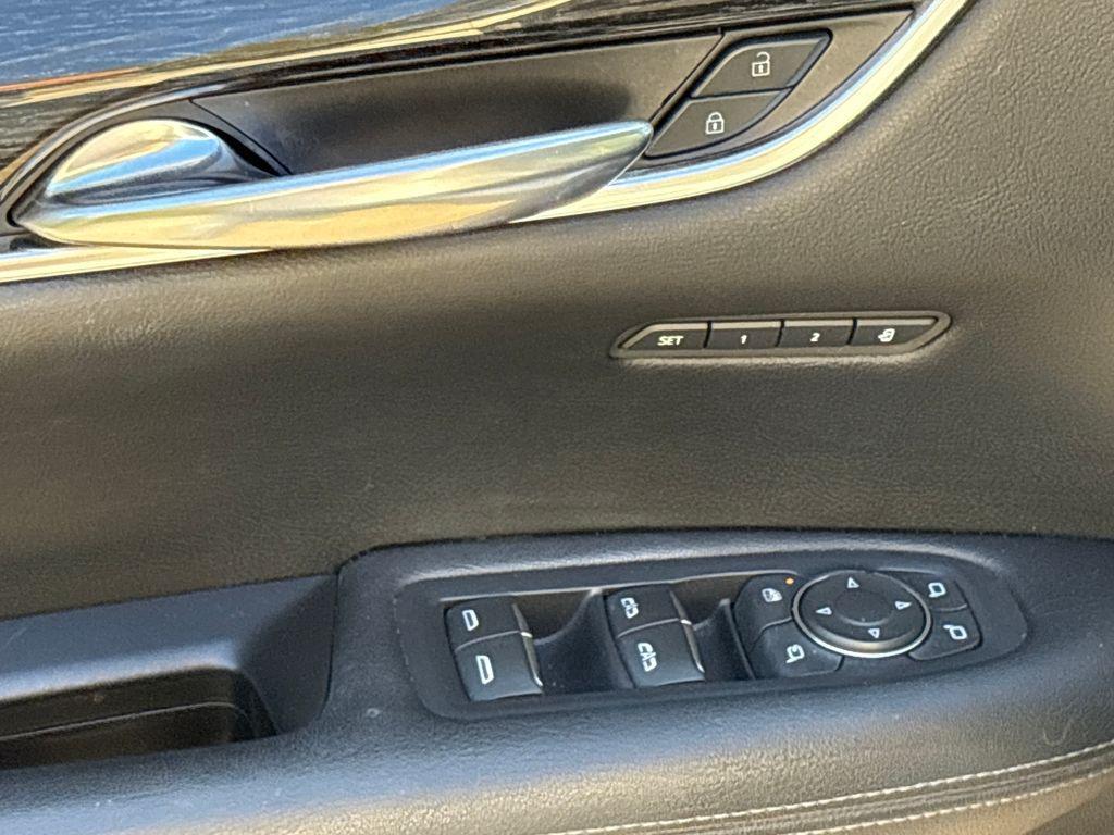 used 2021 Cadillac XT5 car, priced at $19,001