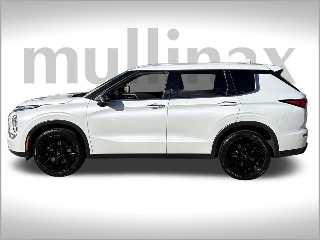 used 2023 Mitsubishi Outlander car, priced at $21,700