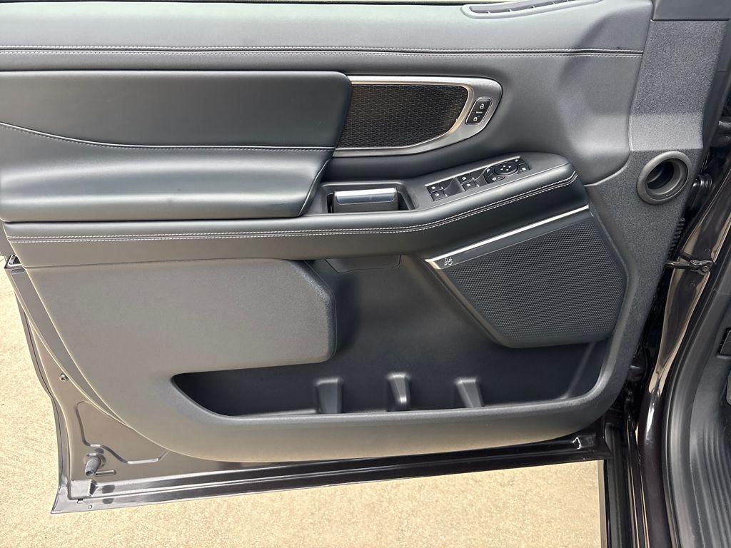 new 2025 Ford Expedition Max car, priced at $84,115