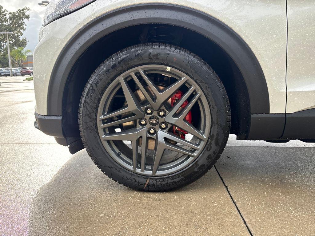 new 2025 Ford Explorer car, priced at $54,174