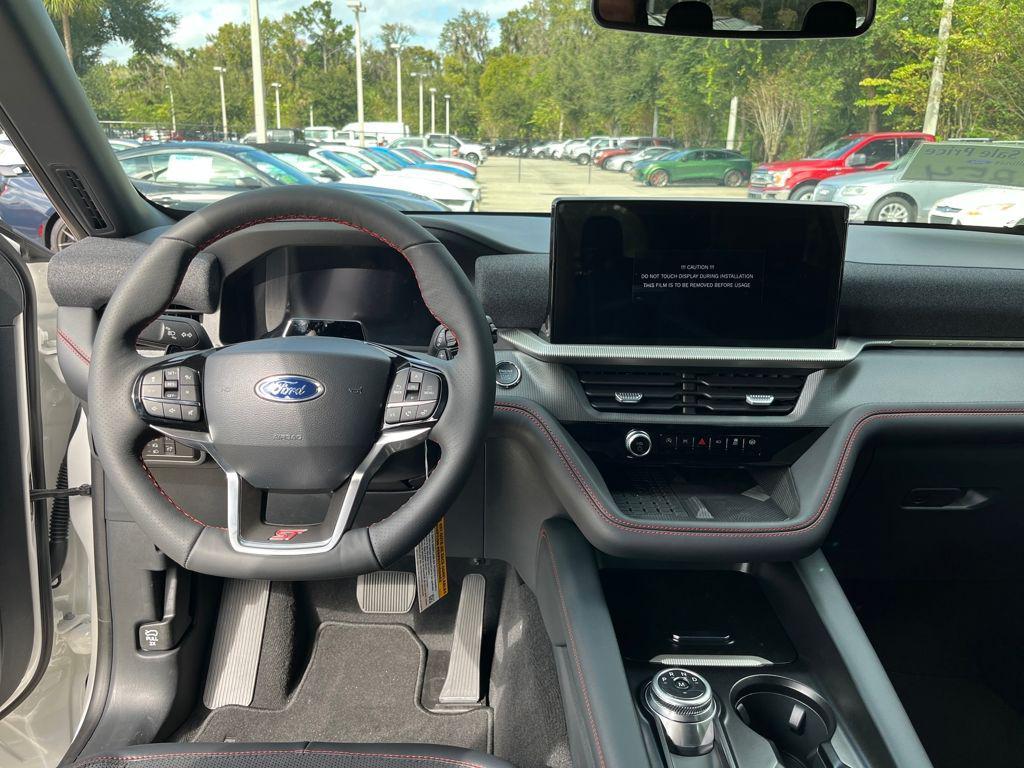 new 2025 Ford Explorer car, priced at $52,254