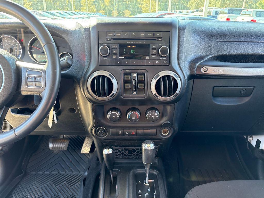 used 2015 Jeep Wrangler Unlimited car, priced at $13,400