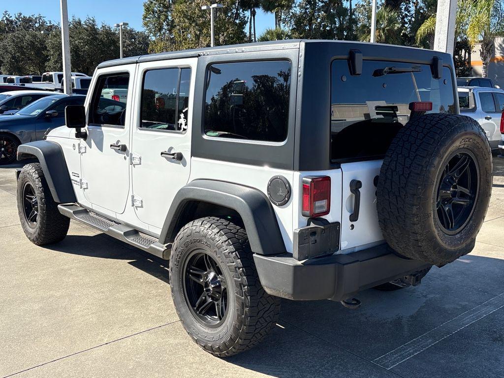 used 2015 Jeep Wrangler Unlimited car, priced at $13,400