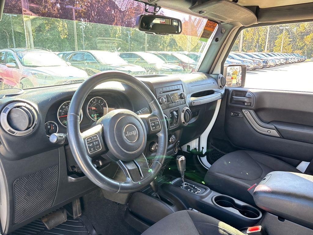 used 2015 Jeep Wrangler Unlimited car, priced at $13,400