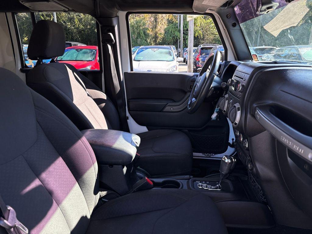 used 2015 Jeep Wrangler Unlimited car, priced at $13,400