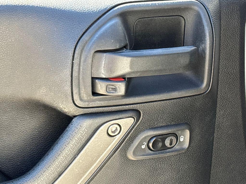 used 2015 Jeep Wrangler Unlimited car, priced at $13,400