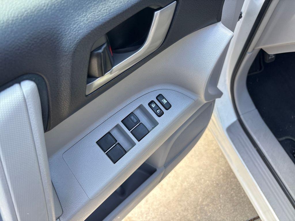 used 2013 Toyota Highlander car, priced at $9,991